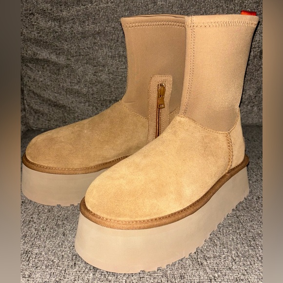 UGG Classic Dipper Boot - Picture 5 of 6